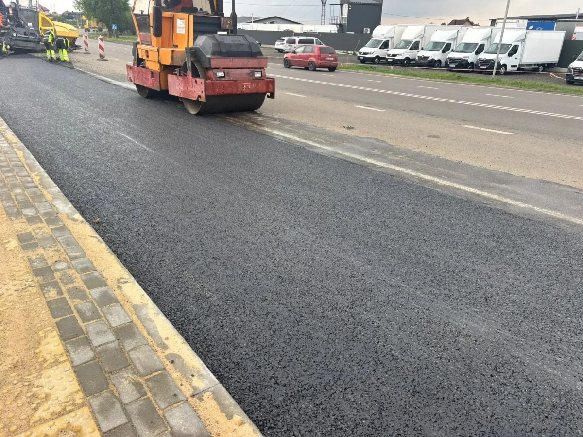 Біля Луцька ремонтують дорогу: на якій стадії роботи