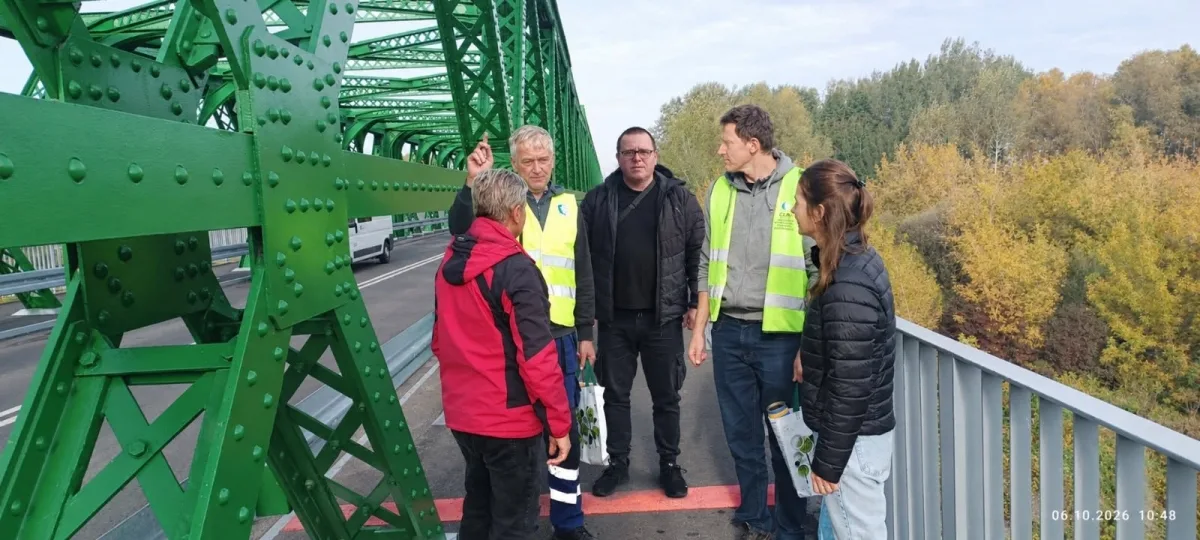 На Волині українці та поляки взяли проби води з річки